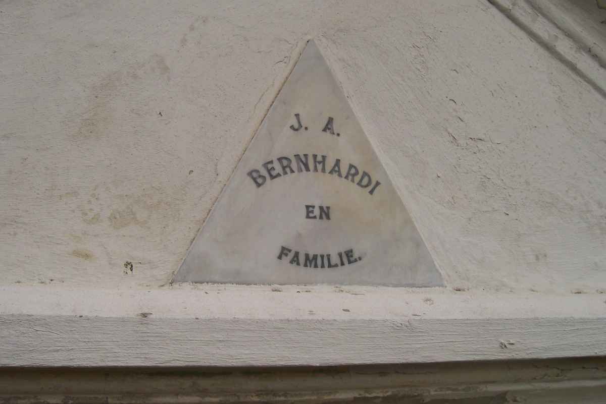 BERNHARDI J.A. en Familie