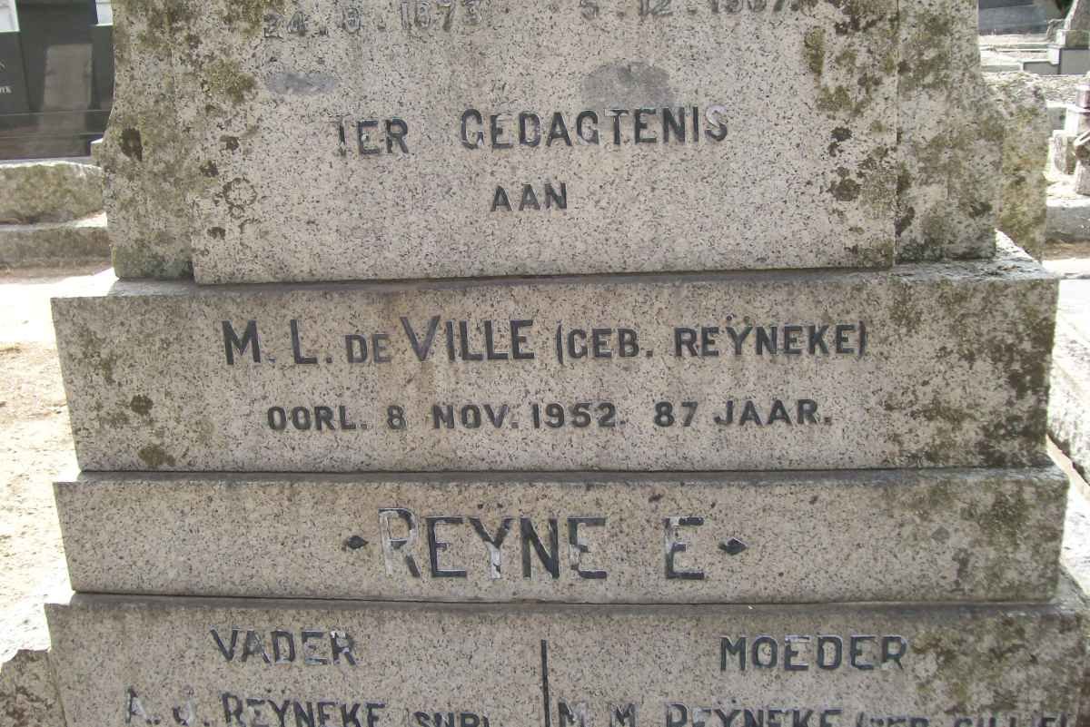 VILLE M.L., de nee REYNEKE -1952