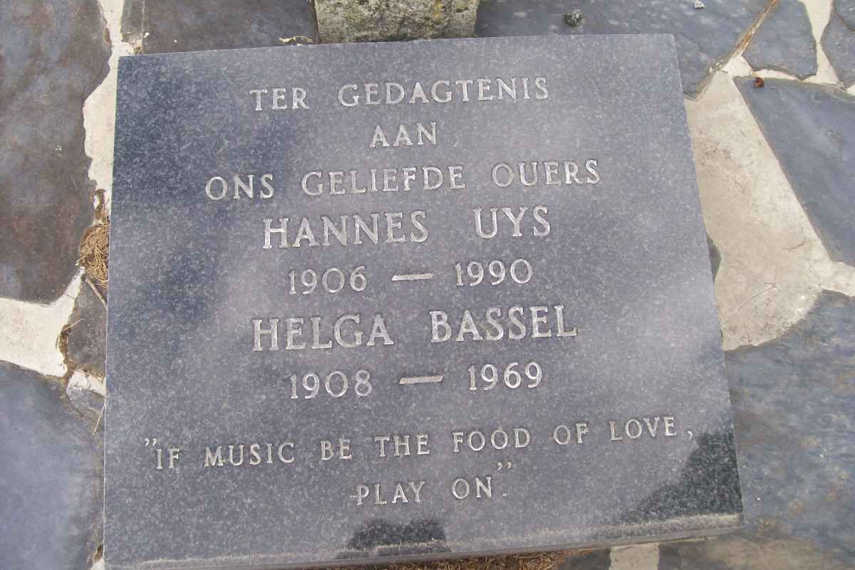 UYS Hannes 1906-1990 &amp; Helga BASSEL 1908-1969