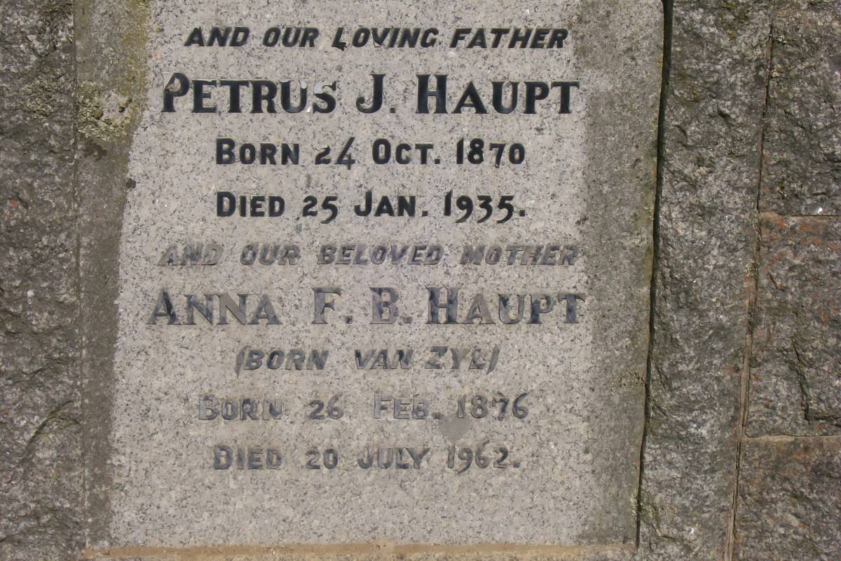 HAUPT Petrus J. 1870-1935 &amp; Anna F.B. VAN ZYL 1876-1962
