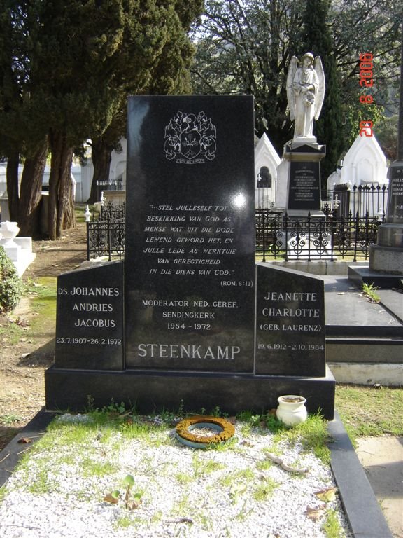 STEENKAMP Johannes Andries Jacobus 1907-1972 &amp; Jeanette Charlotte LAURENZ 1912-1984