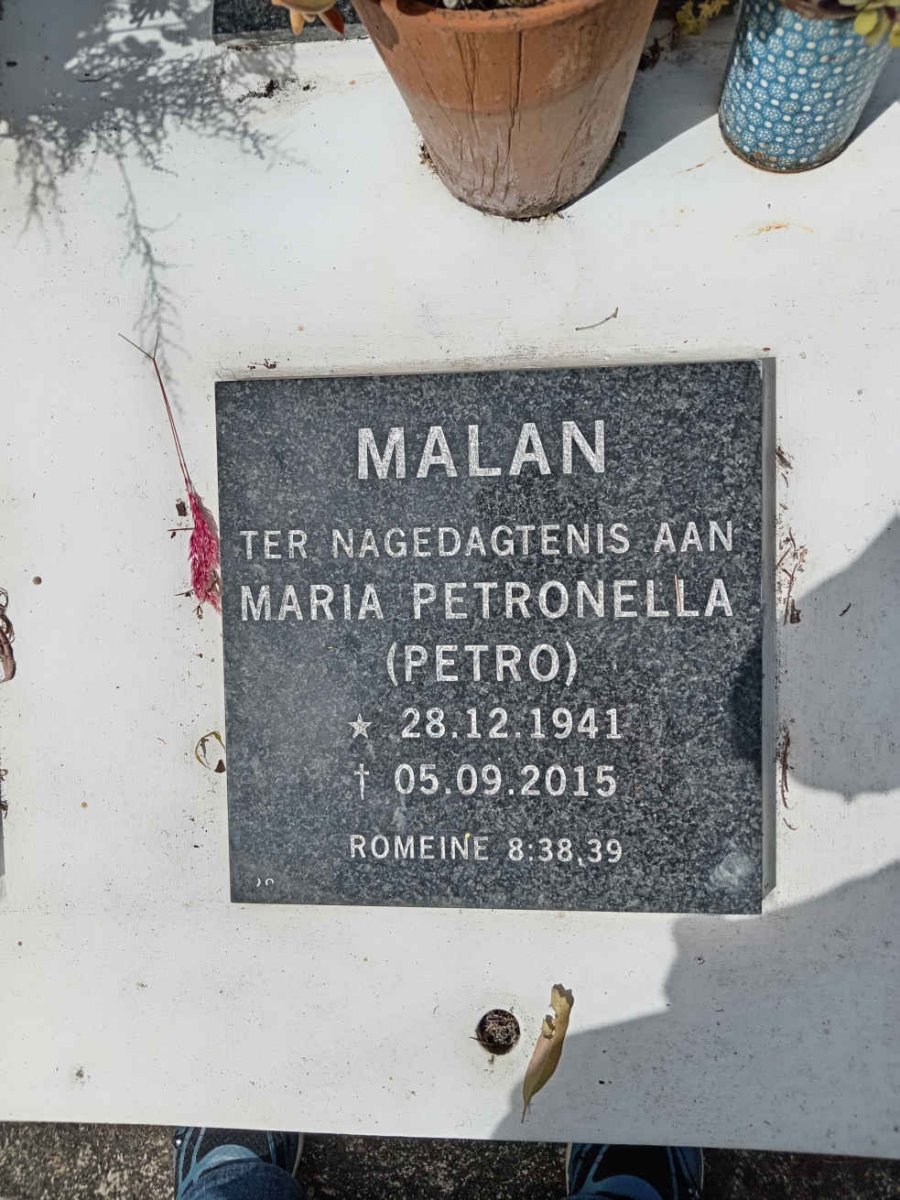 MALAN Maria Petronella 1941-2015