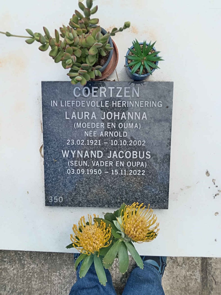 COERTZEN Laura Johanna nee ARNOLD 1921-2002 :: COERTZEN Wynand Jacobus 1950-2022