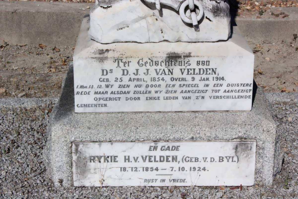 VELDEN D.J.J., van 1854-1914 &amp; Rykie H. v.d. BYL 1854-1924