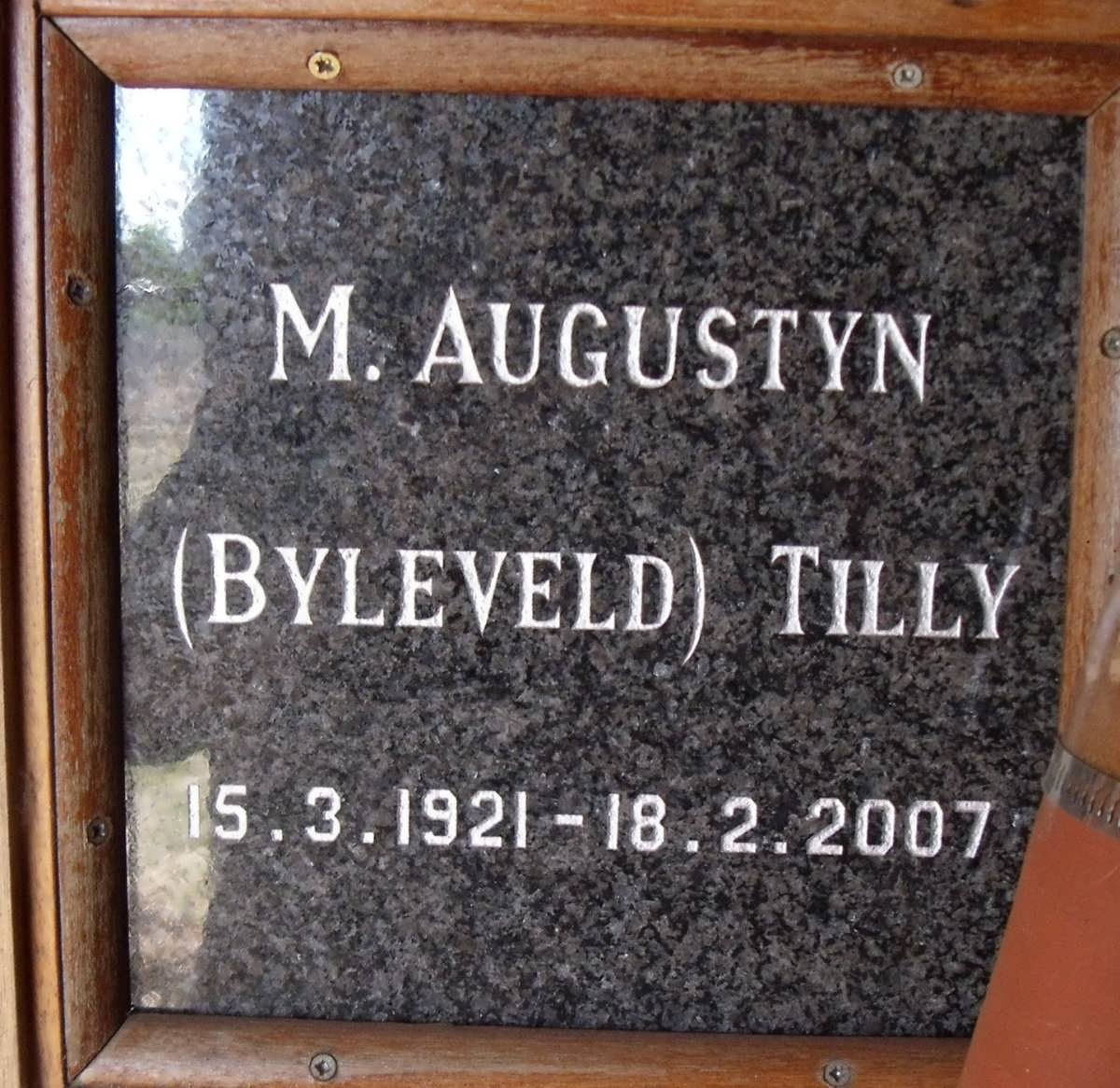 AUGUSTYN M. nee BYLEVELD 1921-2007
