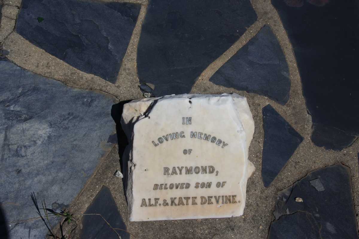 DEVINE Raymond