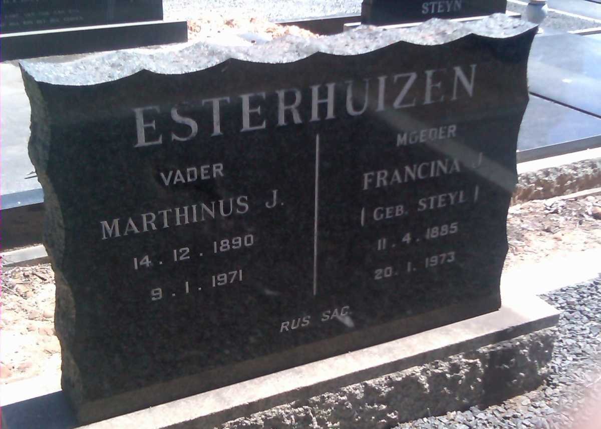 ESTERHUIZEN Marthinus J. 1890-1971 &amp; Francina J. STEYL 1885-1973
