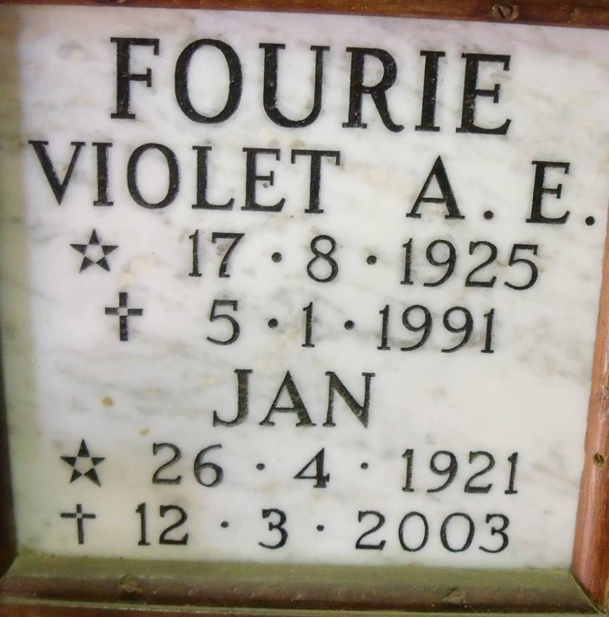 FOURIE Jan 1921-2003 &amp; Violet A.E. 1925-1991
