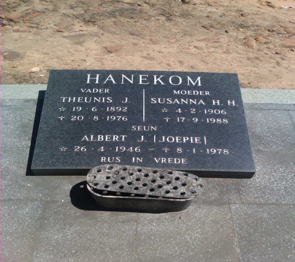 HANEKOM Theunis J. 1892-1976 &amp; Susanna H.H. 1906-1988 :: HANEKOM Albert J. 1946-1978