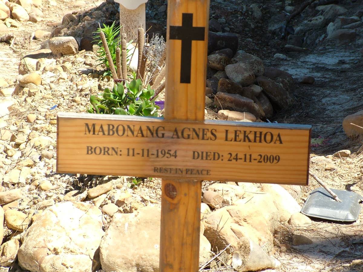 LEKHOA Mabonang Agnes 1954-2009