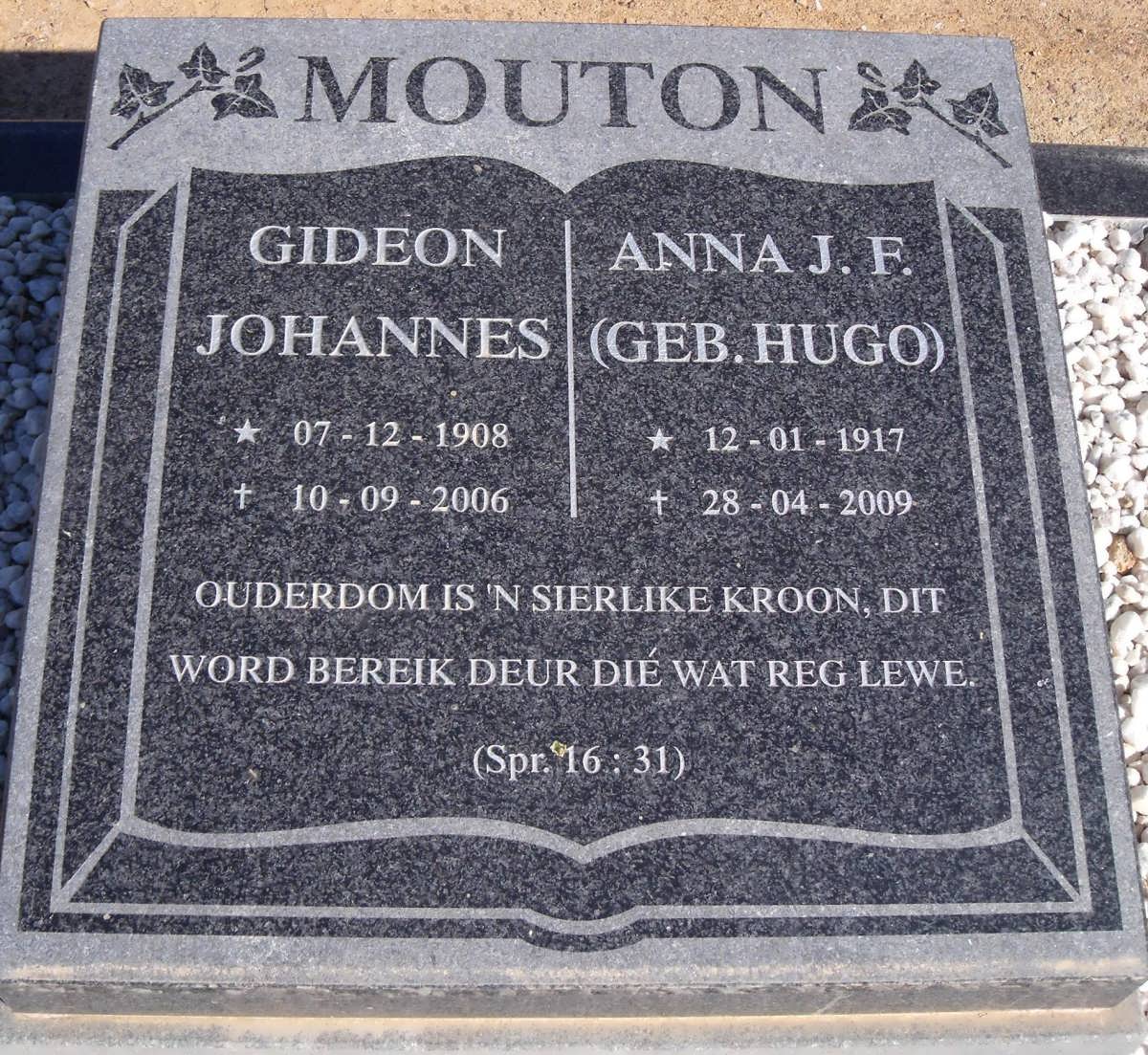 MOUTON Gideon Johannes 1908-2006 & Anna J.F. HUGO 1917-2009