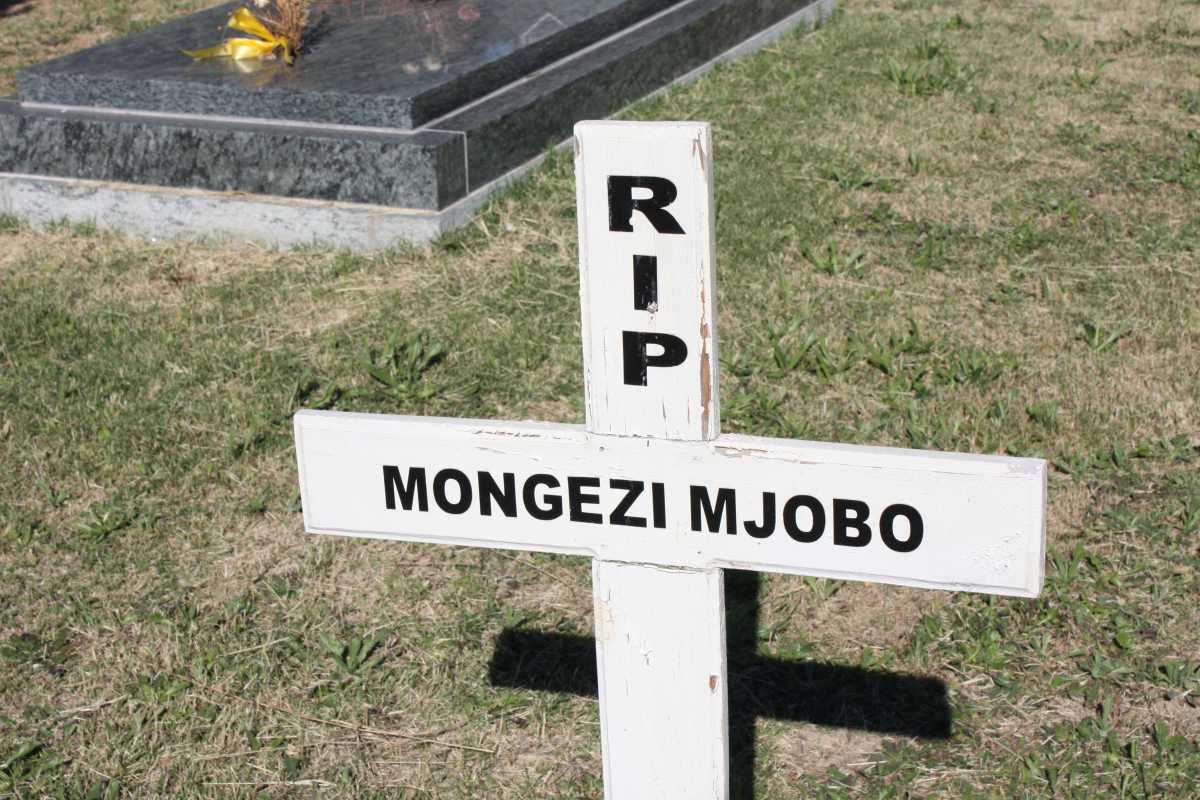 MJOBO Mongezi