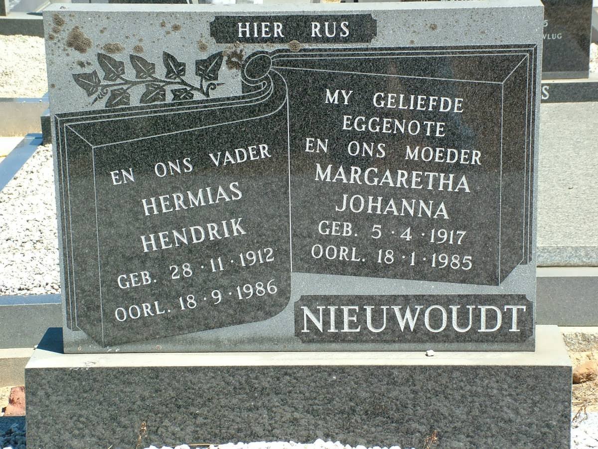 NIEUWOUDT Hermias Hendrik 1912-1986 &amp; Margaretha Johanna 1917-1985