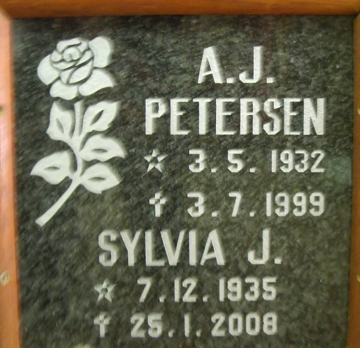 PETERSEN A.J. 1932-1999 &amp; Sylvia J. 1935-2008