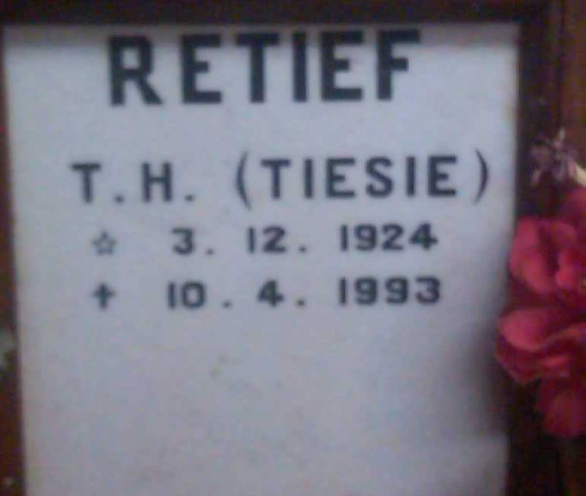 RETIEF  T.H. 1924-1993