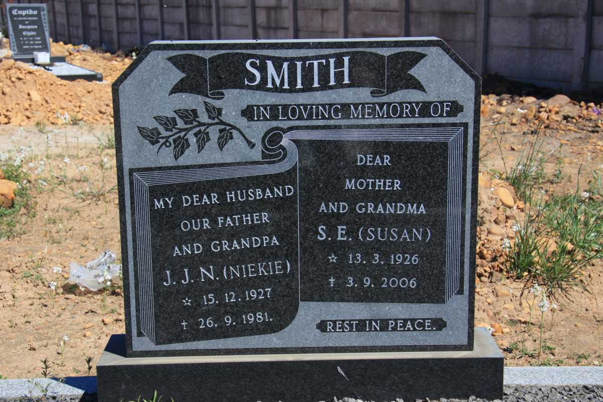 SMITH J.J.N. 1927-1981 & S.E. 1926-2006
