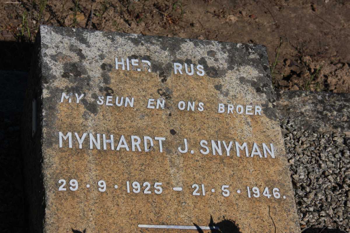 SNYMAN Mynhardt J. 1925-1946