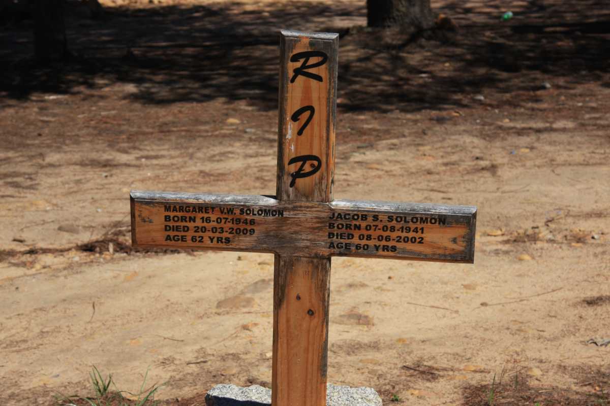 SOLOMON Jacob S. 1941-2002 & Margaret V.W. 1946-2009