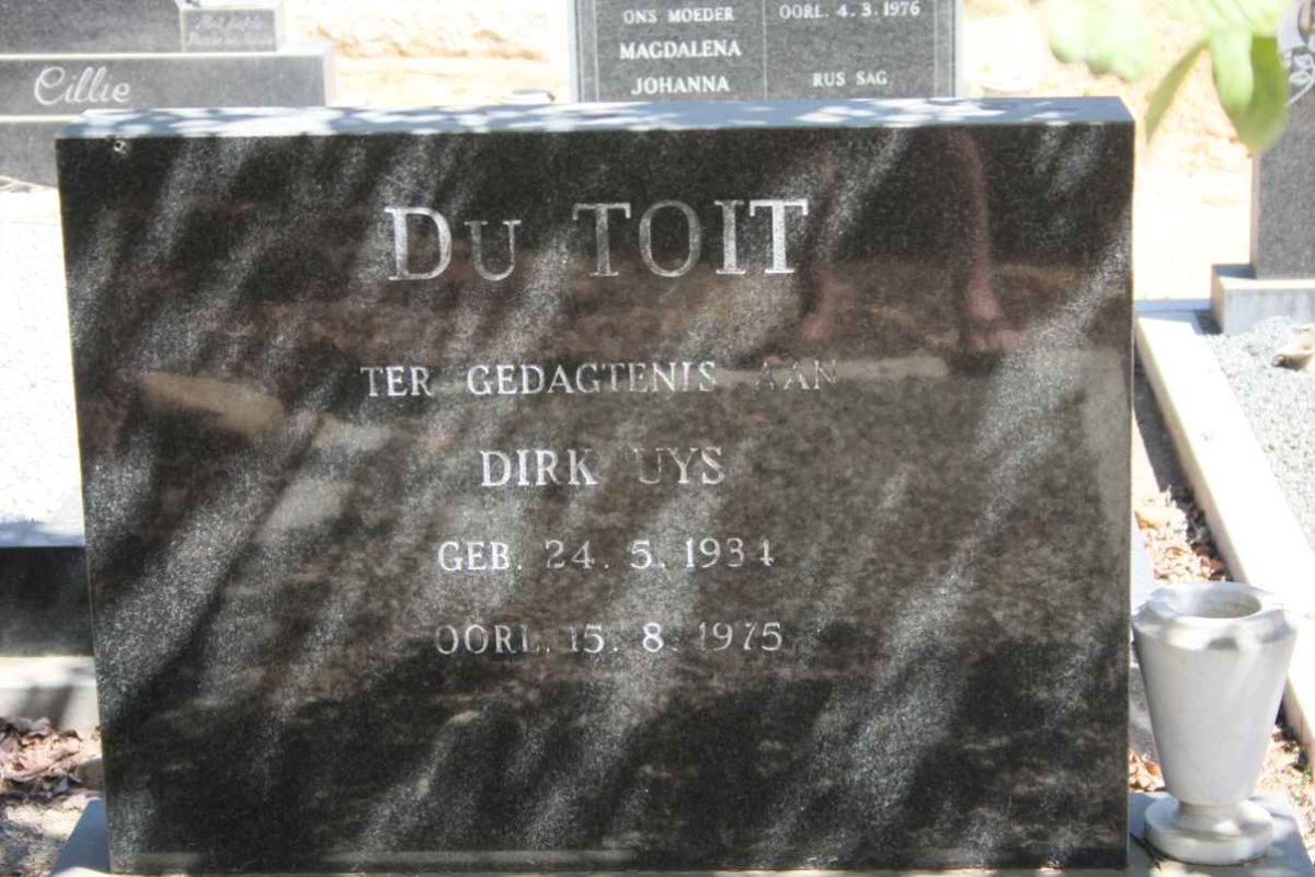 TOIT Dirk Uys, du 1934-1975