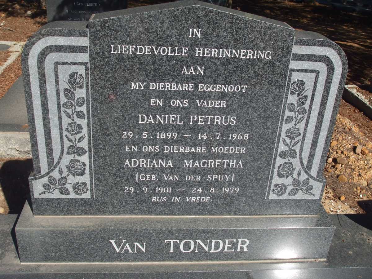 TONDER Daniel Petrus, van 1899-1968 &amp; Adriana Magretha VAN DER SPUY 1901-1979 