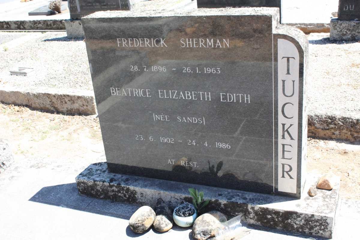 TUCKER Frederick Sherman 1896-1963 &amp; Beatrice Elizabeth Edith SANDS 1902-1986