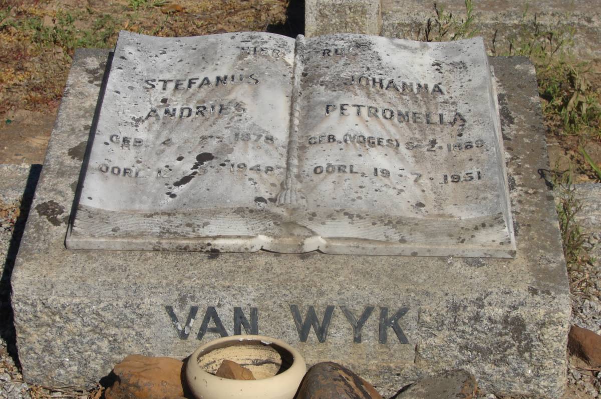 WYK Stefanus Andries, van 1878-1948 & Johanna Petronella VOGES 1889-1951