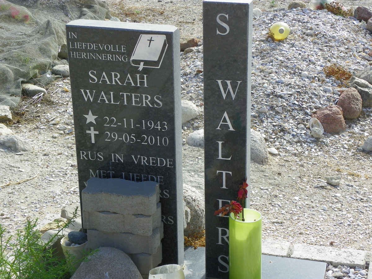 WALTERS Sarah 1943-2010