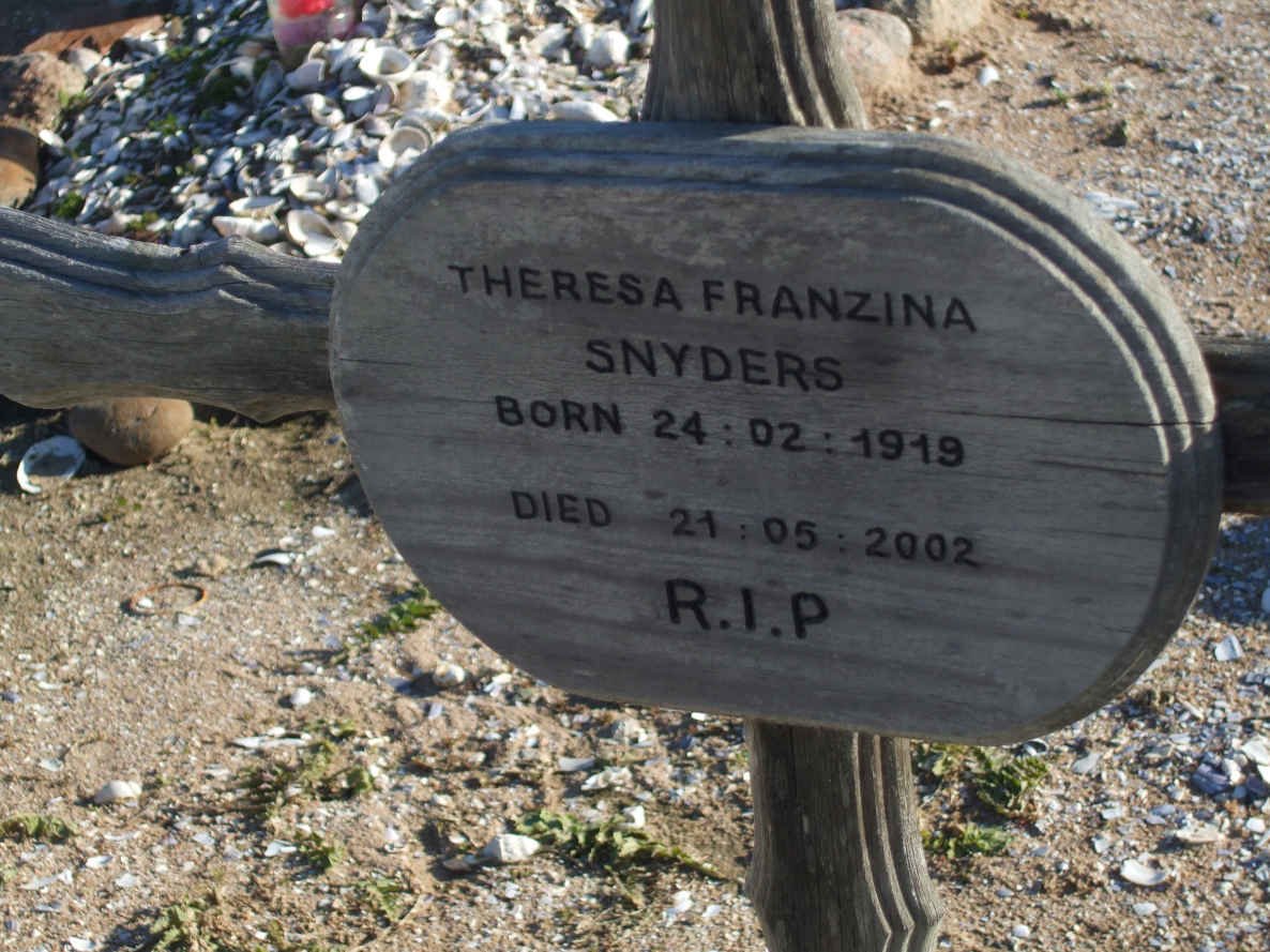 SNYDERS Theresa Franzina 1919-2002