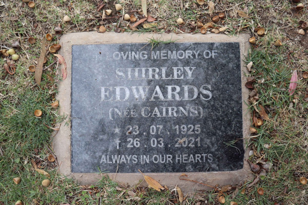 EDWARDS Shirley nee CAIRNS 1925-2021