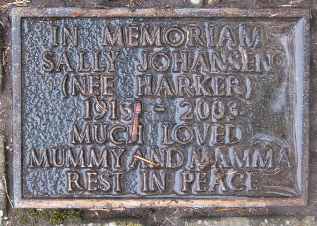 JOHANSEN Sally nee HARKER 1913-2003