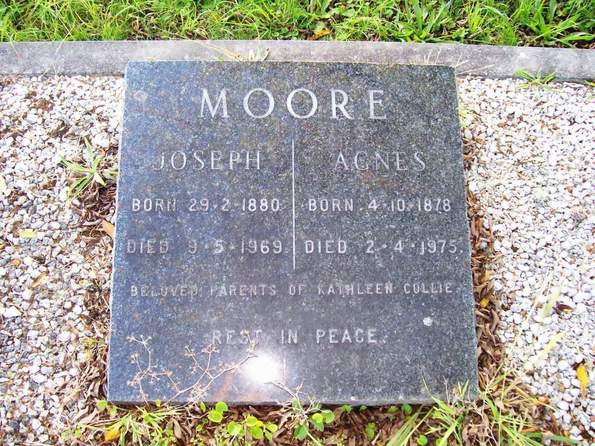 MOORE Joseph 1880-1969 &amp; Agnes 1878-1975