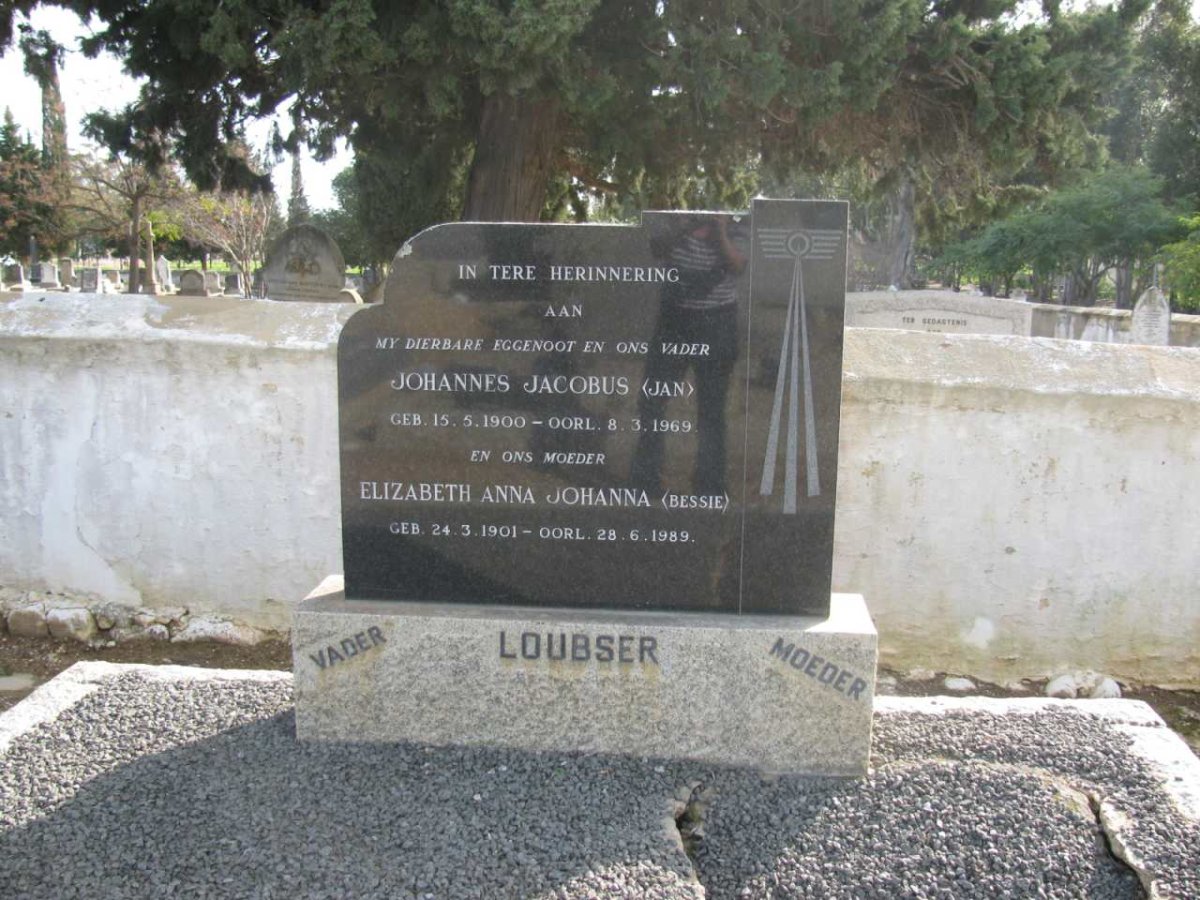 LOUBSER Johannes Jacobus 1900-1969 &amp; Elizabeth Anna Johanna 1901-1989