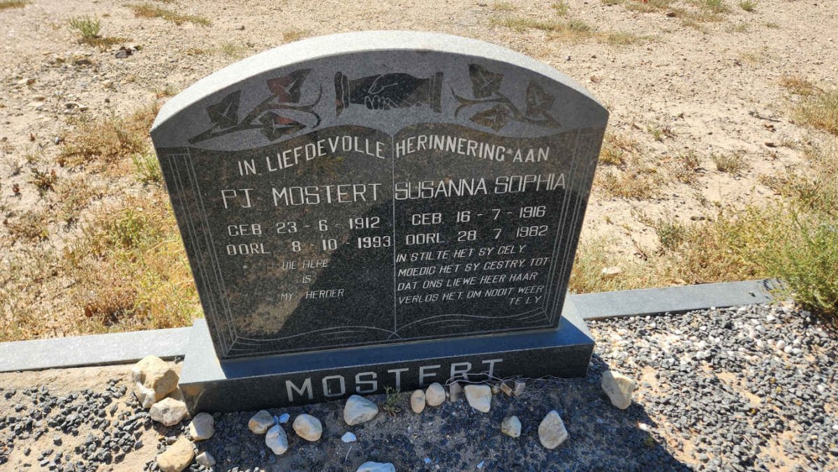 MOSTERT P.J. 1912-1993 & Susanna Sophia 1916-1982