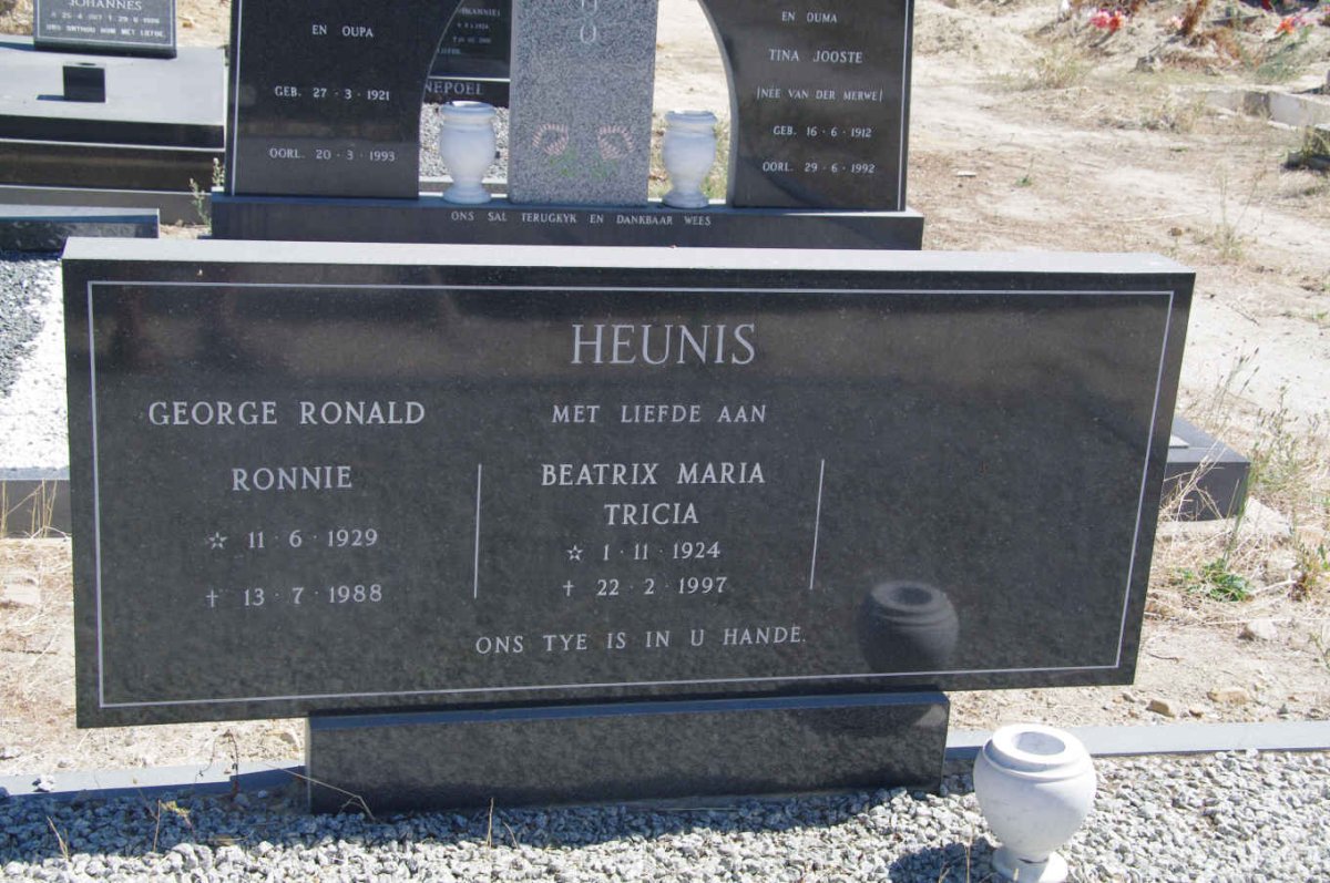 HEUNIS George Ronald 1929-1988 &amp; Beatrix Maria 1924-1997 