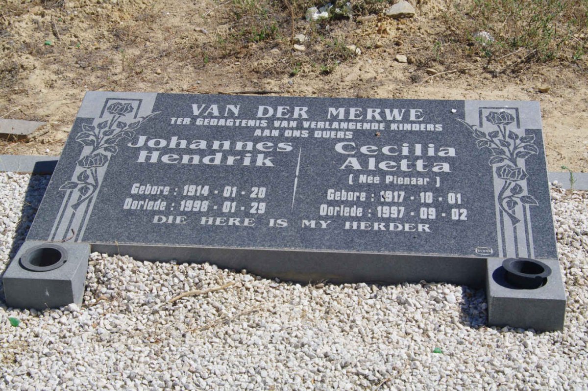 MERWE Johannes Hendrik, van der 1914-1998 &amp; Cecilia Aletta PIENAAR 1917-1997