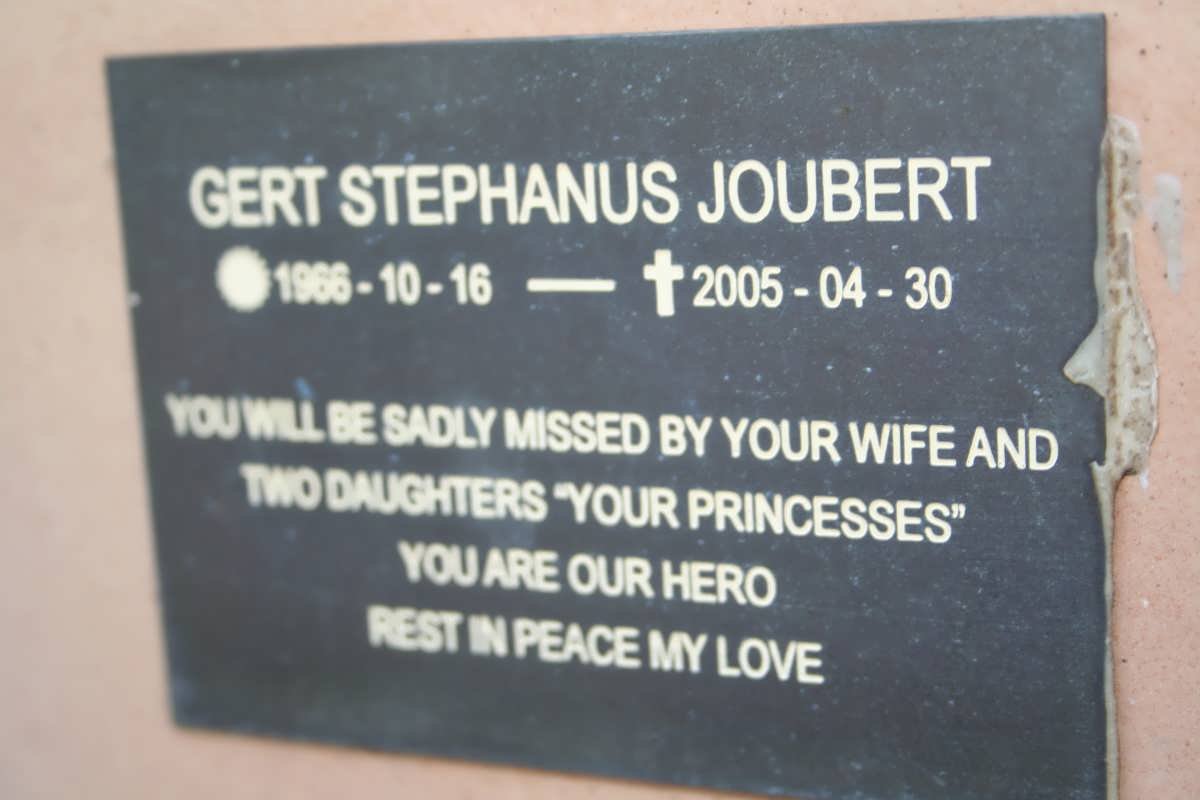 JOUBERT Gert Stephanus 1966-2005