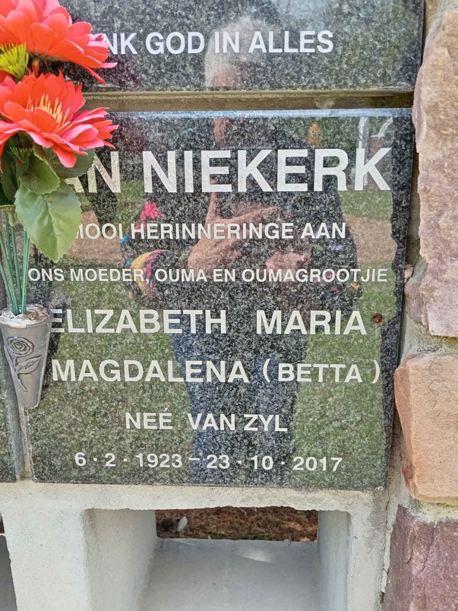 NIEKERK Elizabeth Maria Magdalena, van nee VAN ZYL 1923-2017