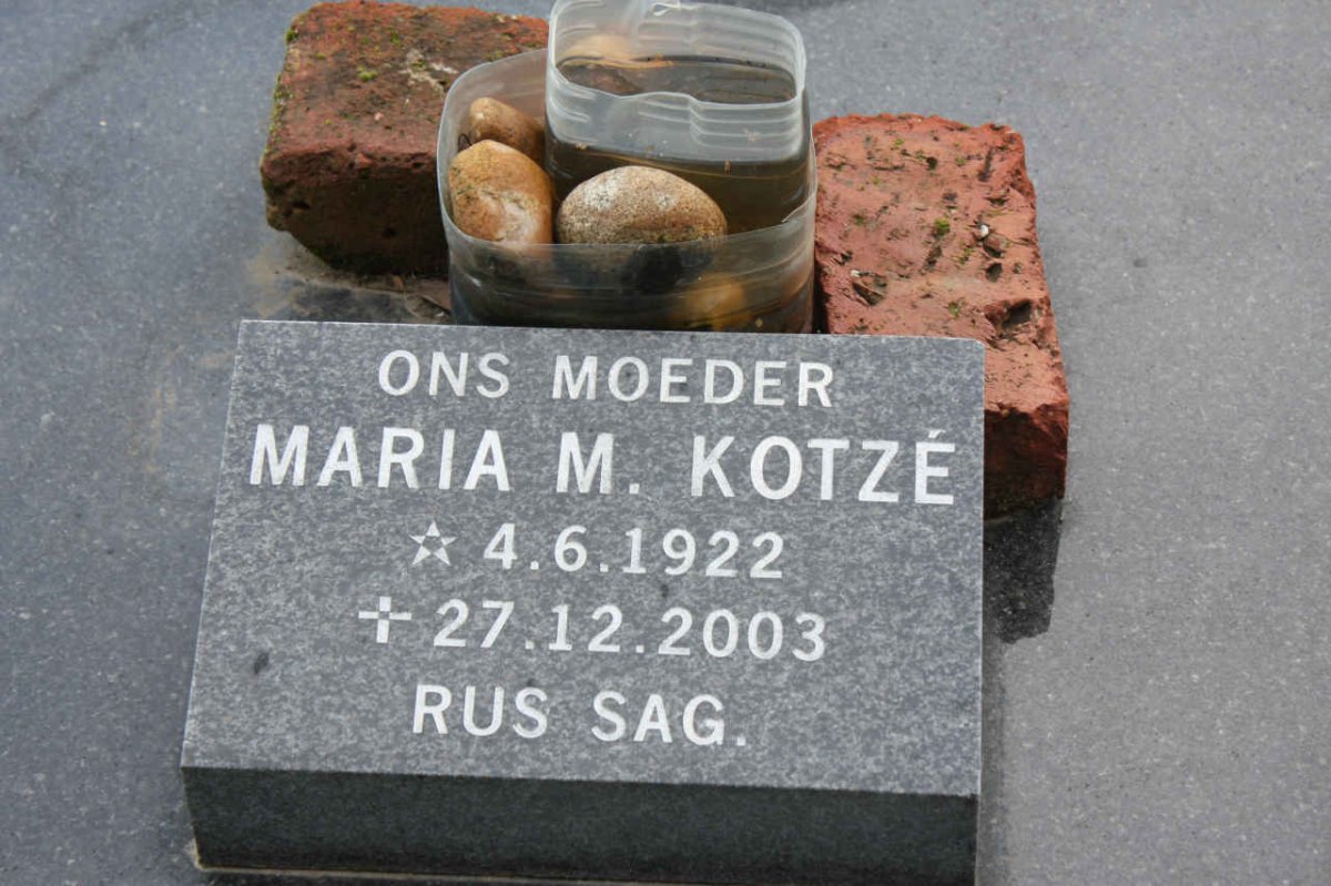 KOTZE Maria M. 1922-2003