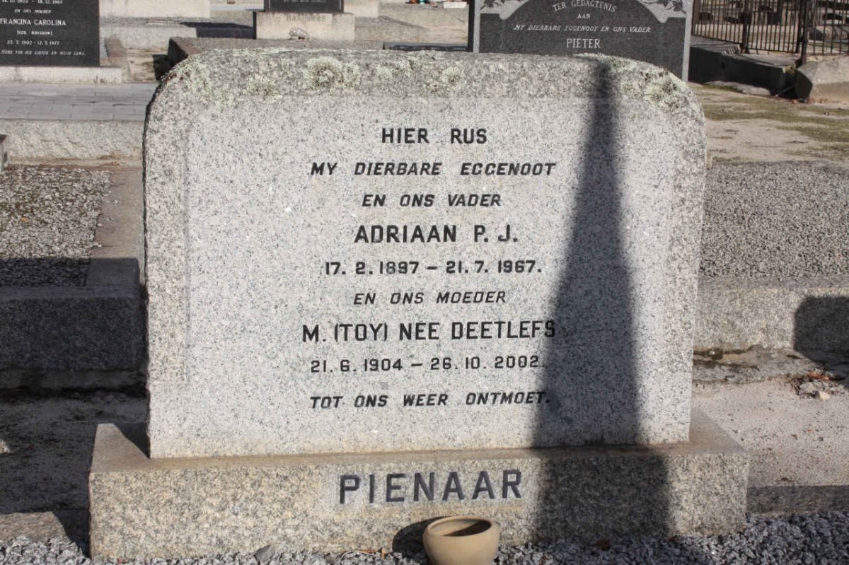 PIENAAR Adriaan P.J. 1897-1967 &amp; M. DEETLEFS 1904-2002