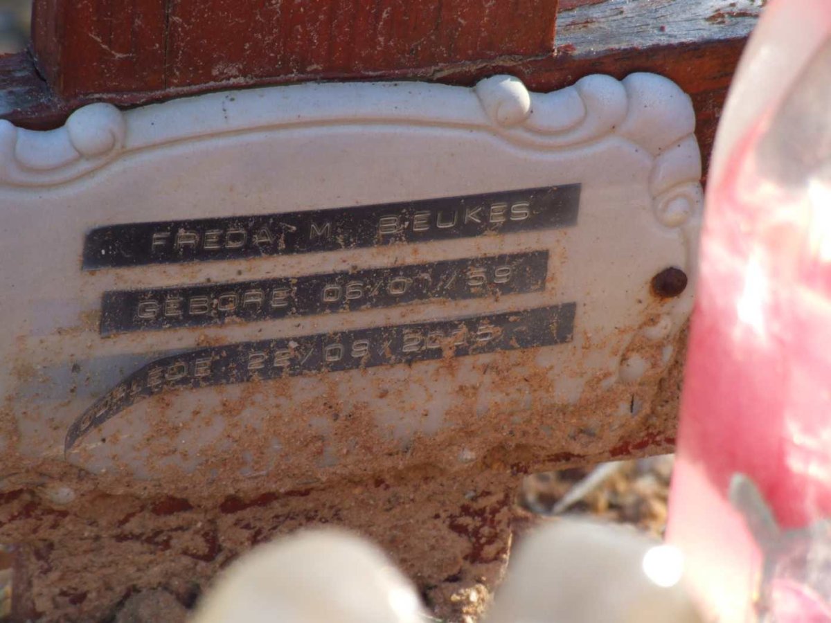 BEUKES Freda M. 1959-2005