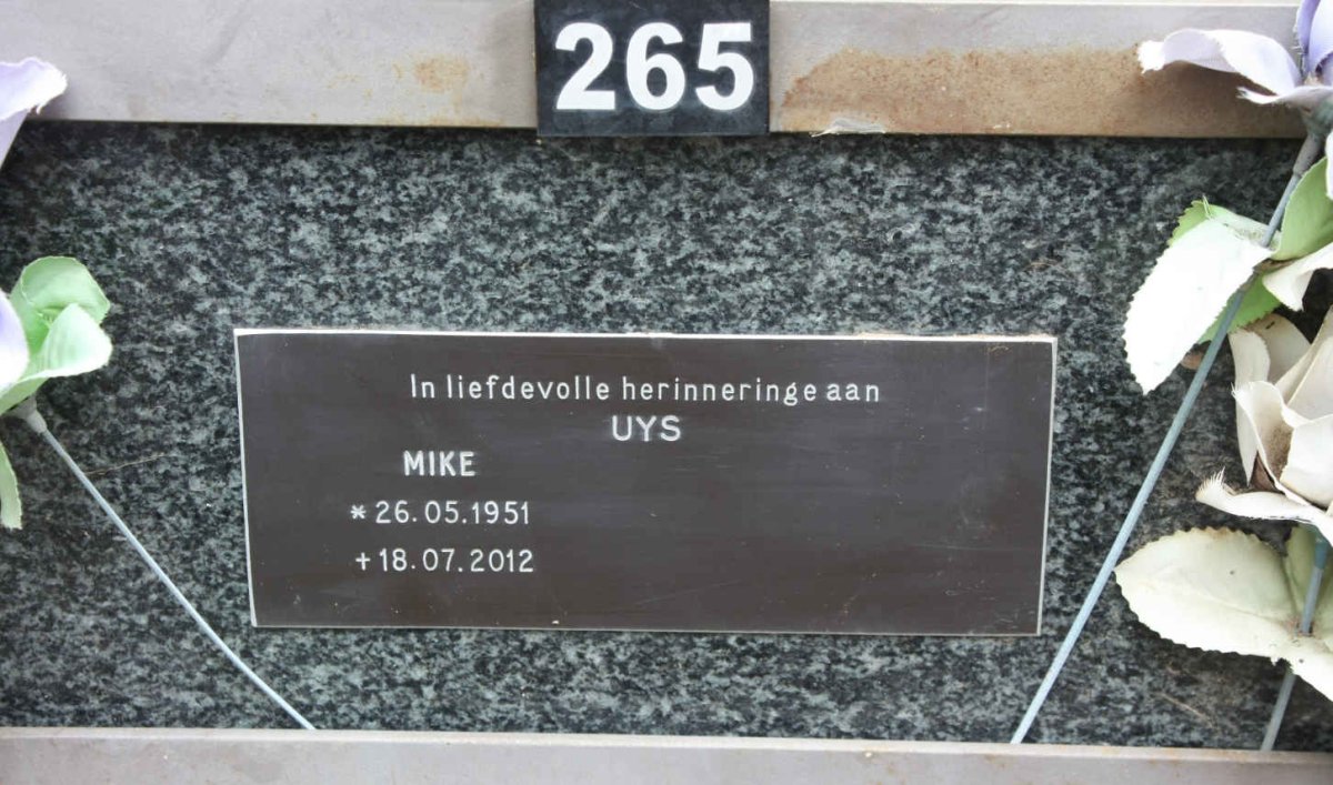 UYS Mike 1951-2012