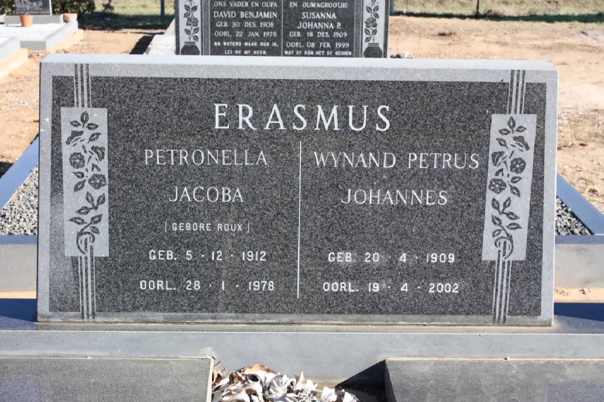ERASMUS Wynand Petrus Johannes 1909-2002 &amp; Petronella Jacoba ROUX 1912-1978