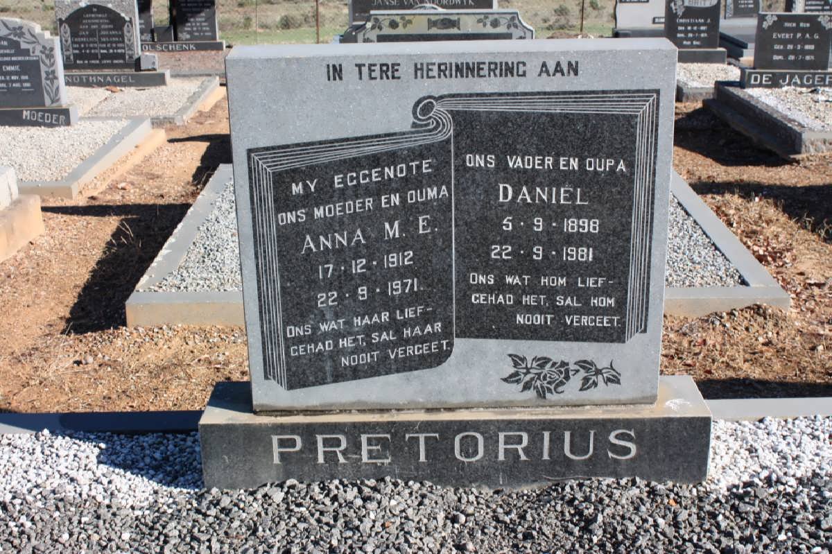 PRETORIUS Daniel 1898-1981 &amp; Anna M.E. 1912-1971