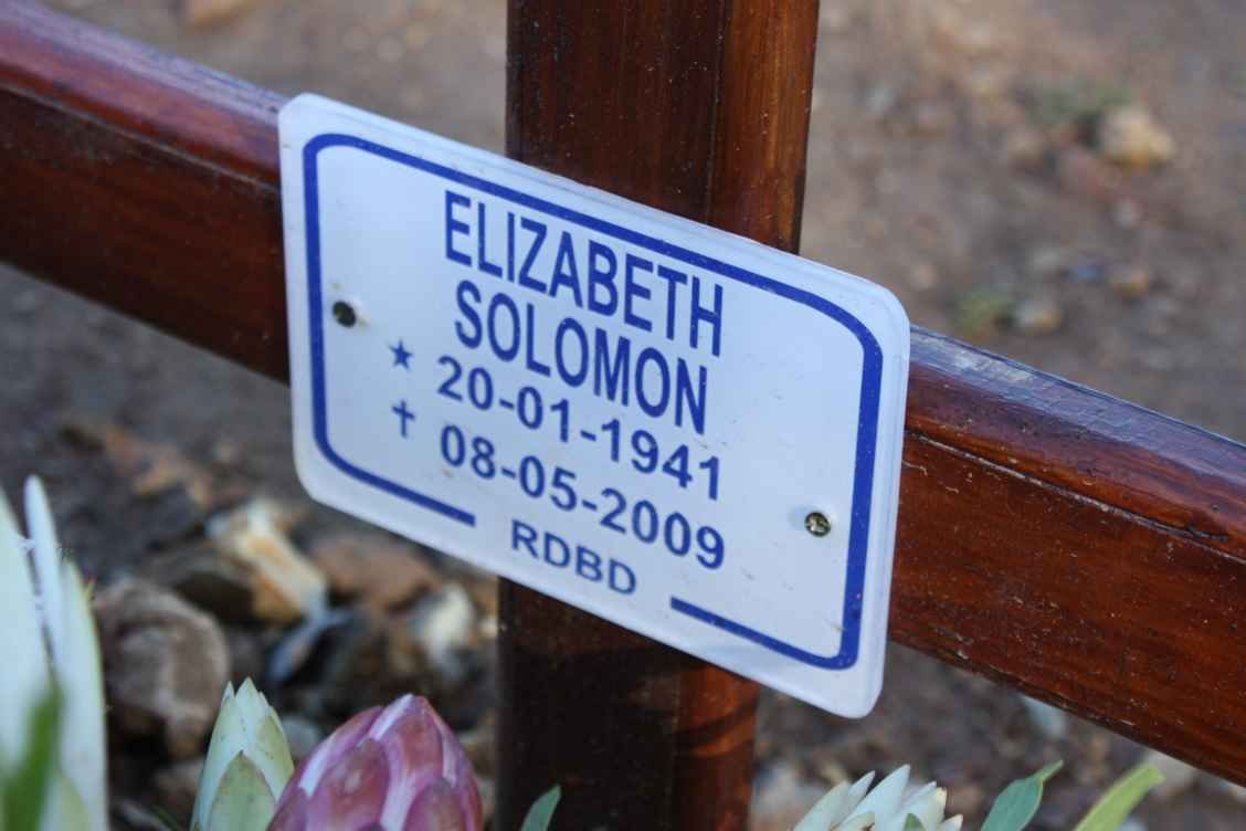 SOLOMON Elizabeth 1941-2009
