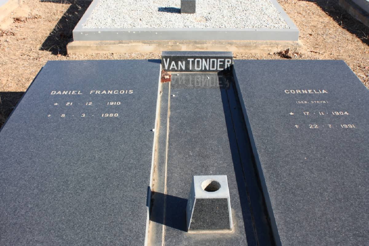 TONDER Daniel Francois, van 1910-1980 &amp; Cornelia STEYN 1904-1991