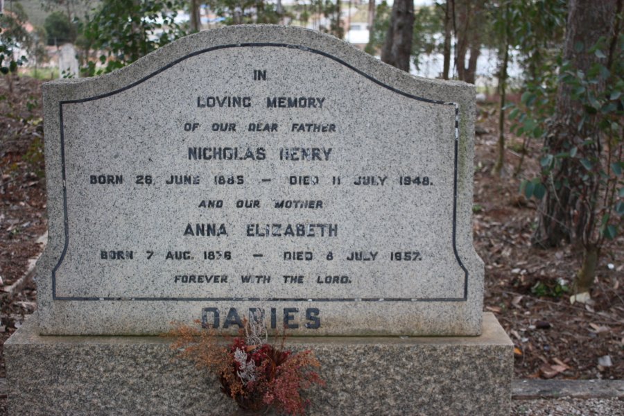 DARIES Nicholas Henry 1885-1948 &amp; Anna Elizabeth 1876-1957