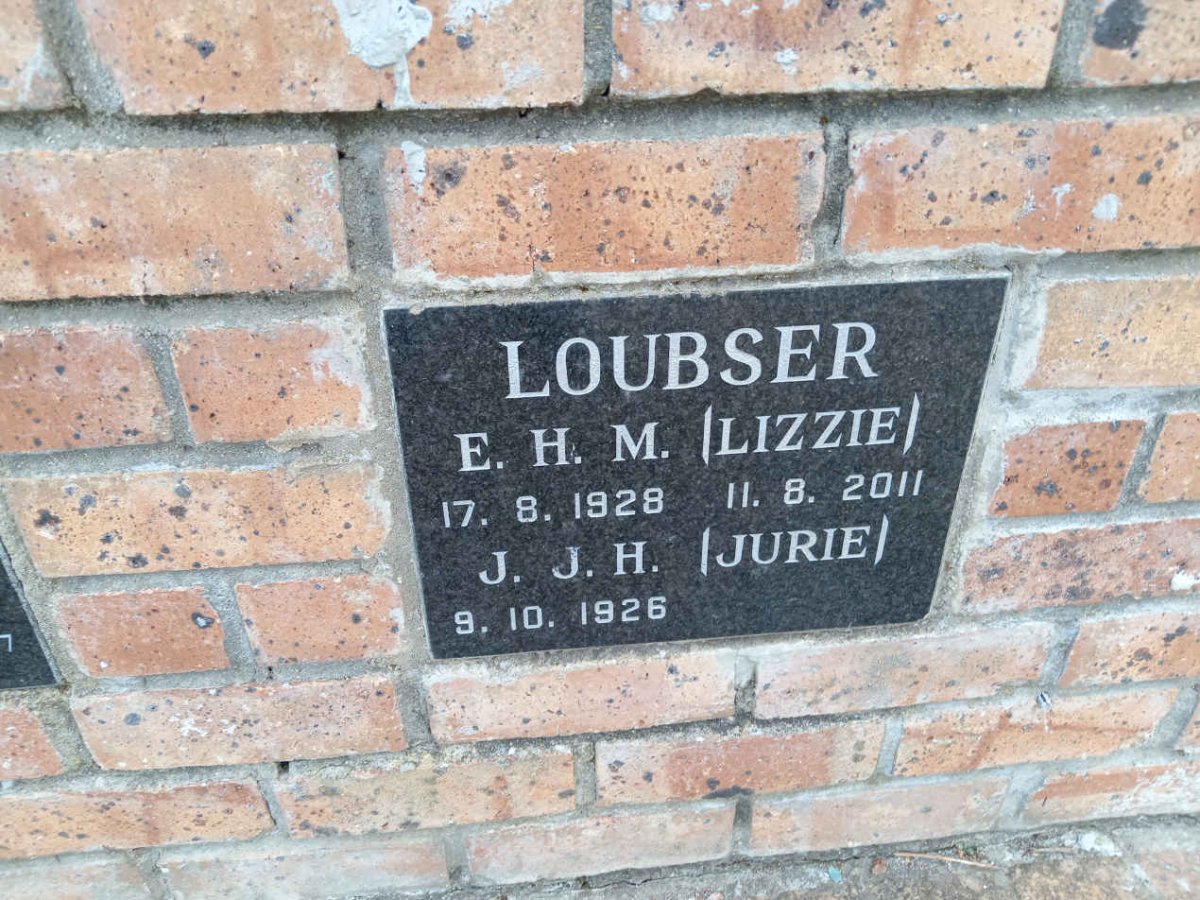 LOUBSER J.J.H. 1926- & E.H.M. 1928-2011
