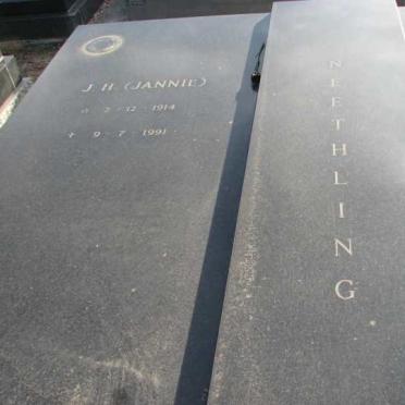 NEETHLING J.H. 1914-1991 &amp; M.J. 1917-2003