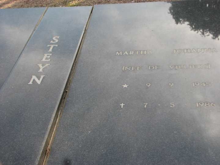 STEYN Anthony 1945-1989 & Martha Johanna DE VILLIERS 1945-1986