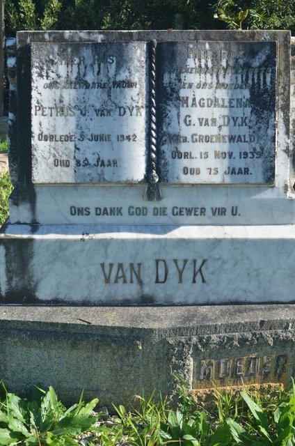 DYK Petrus J., van -1942 & Magdalena G. GROENEWALD -1939